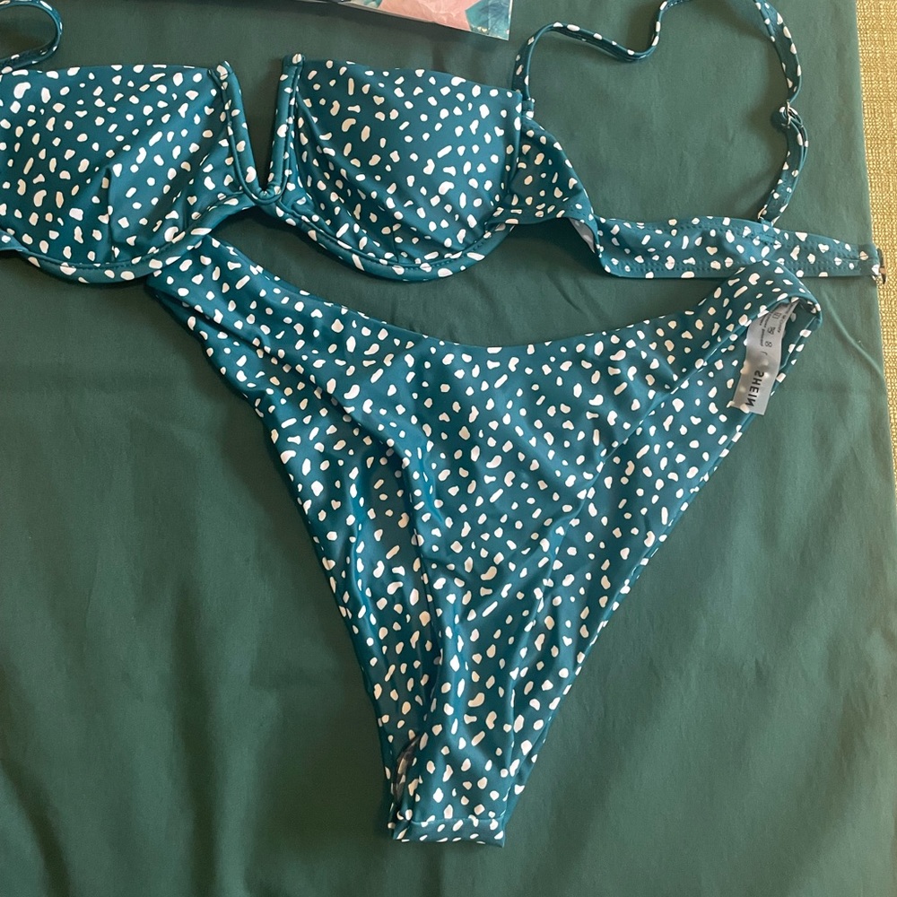 SHEIN bikini Large (fits like medium) 👙👙👙👙👙